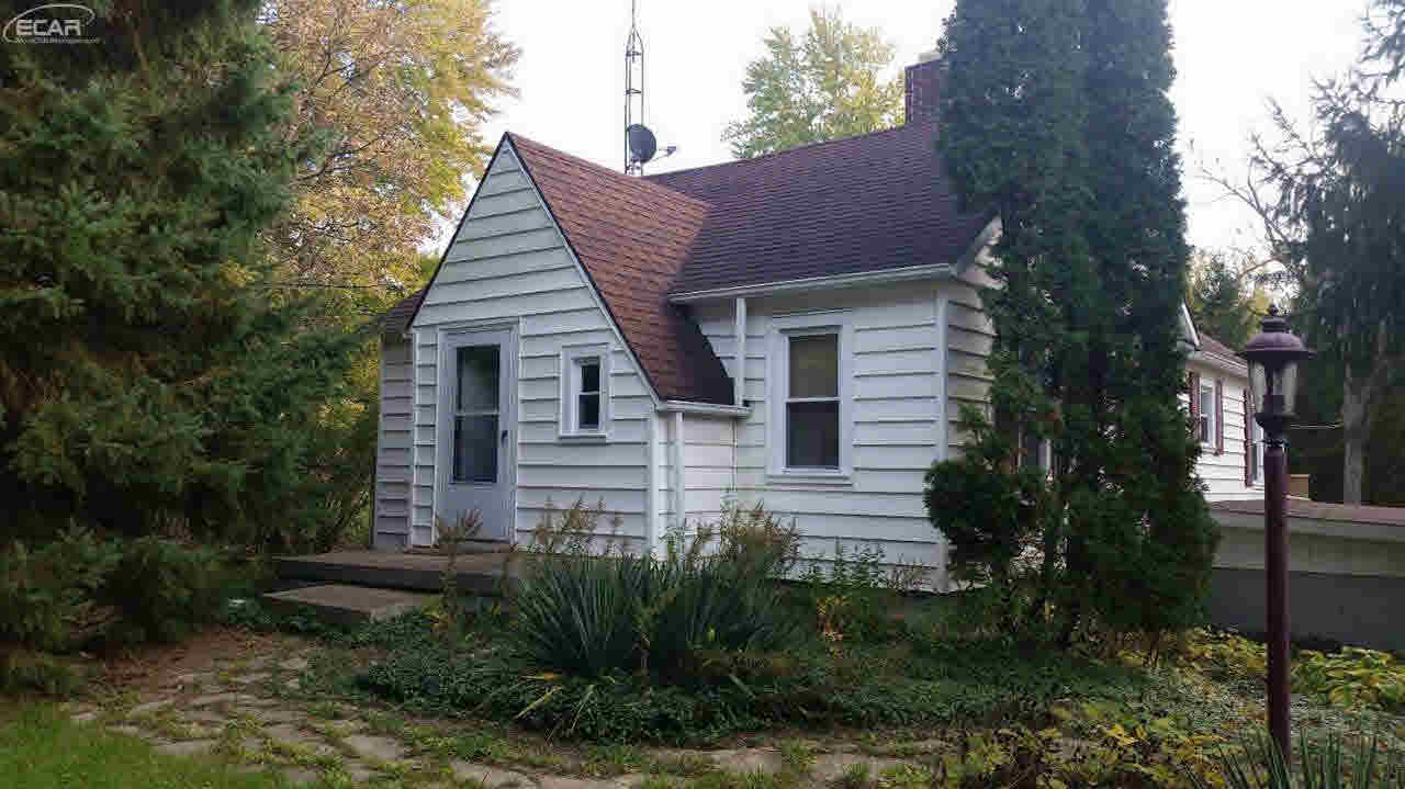5478 East Stanley Road Flint, MI 48506 - Photo 1 of 30 21230409.JPG