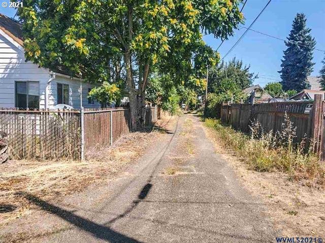 1237 Southwest Washington Street Albany, OR 97321 - Photo 3 of 14 Gallery Image 3