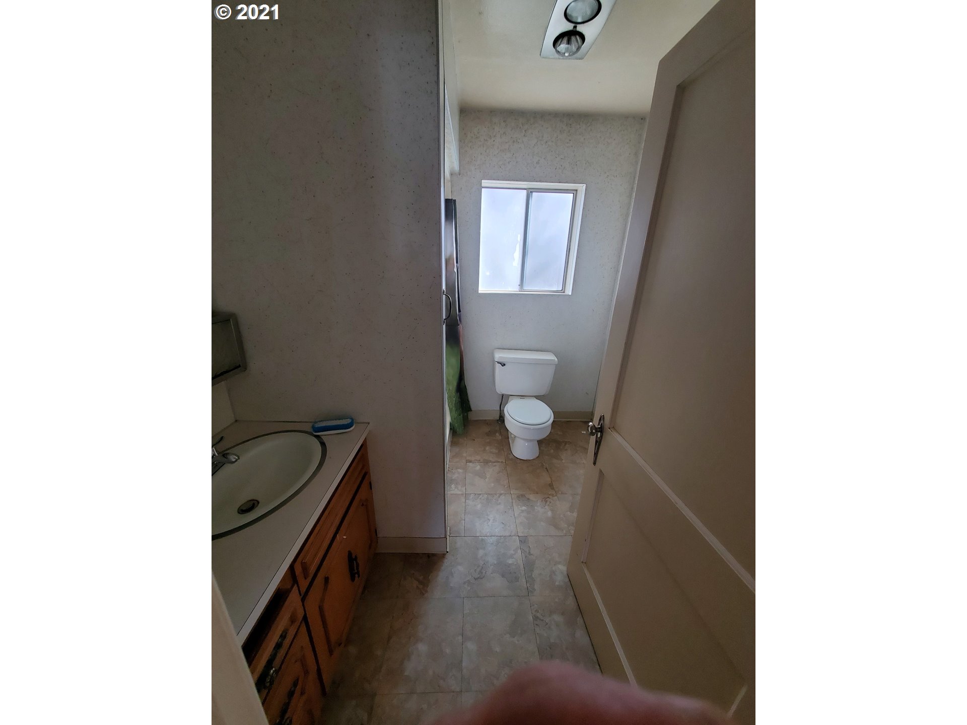 1237 Southwest Washington Street Albany, OR 97321 - Photo 6 of 14 Gallery Image 6