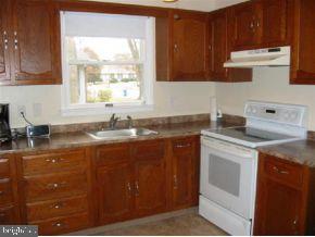13 A Acorn Road Manahawkin, NJ 08050 - Photo 4 of 12 Gallery Image 4