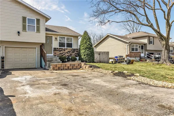 $255,000 | 1019 North Jan-Mar Drive, Olathe, KS 66061