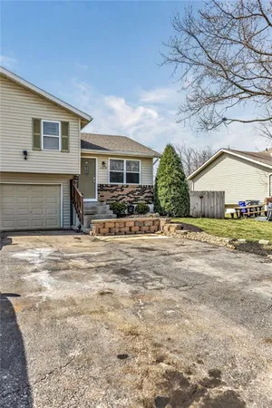 $255,000 | 1019 North Jan-Mar Drive, Olathe, KS 66061