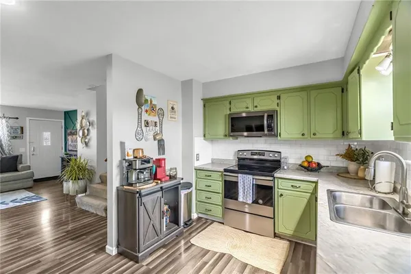 $255,000 | 1019 North Jan-Mar Drive, Olathe, KS 66061