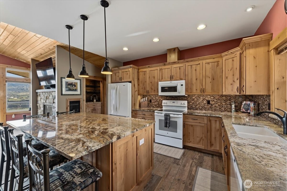 525 Columbia View Road Chelan, WA 98816 - Photo 11 of 40