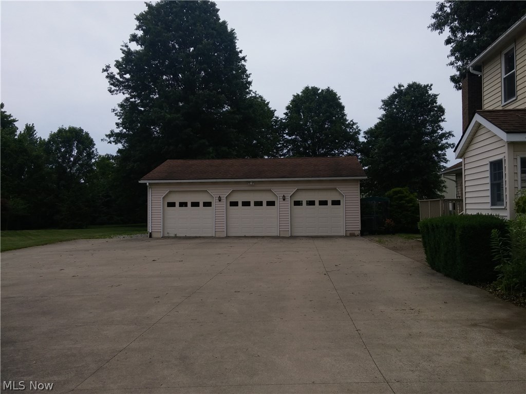 855 Seville Road Wadsworth, OH 44281 - Photo 2 of 33