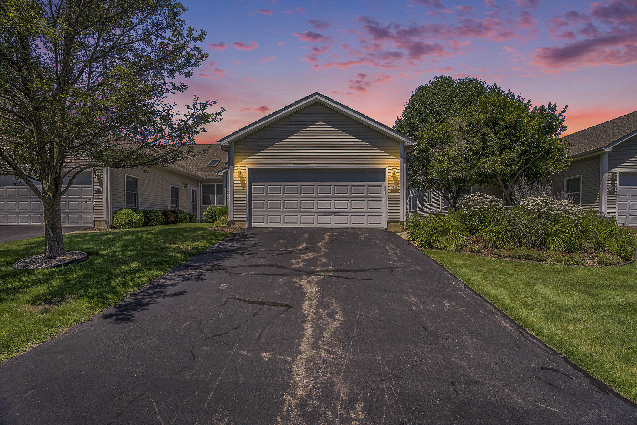 7025 Gilroy Court Spring Arbor, MI 49283 - Photo 3 of 29 002_a7s09550-twilight