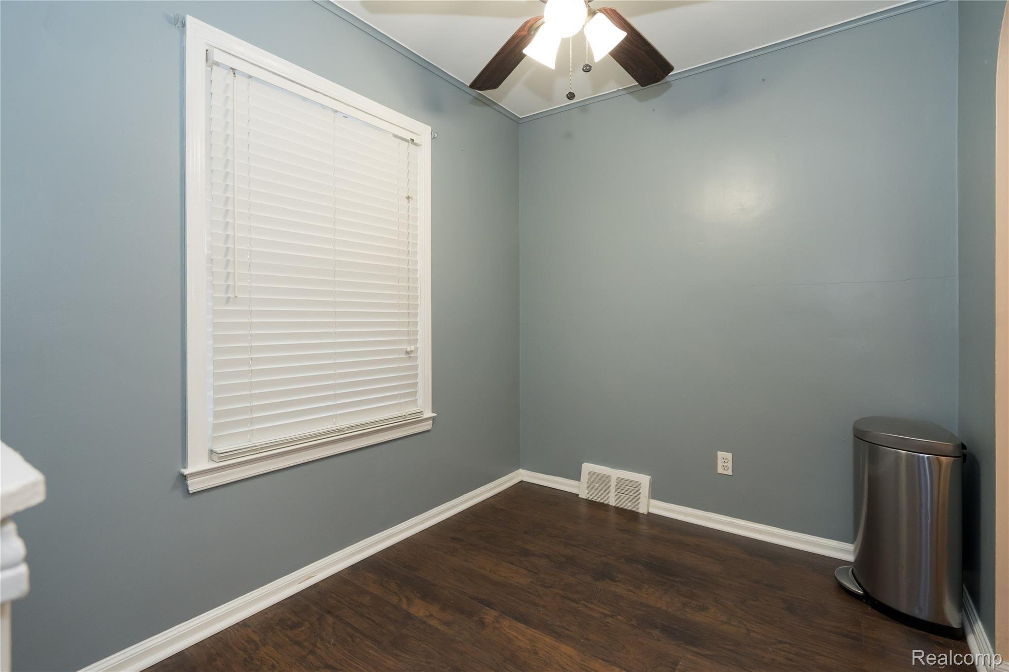 21986 Moross Road Grosse Pointe, MI 48236 - Photo 23 of 49 DSC08816.jpg