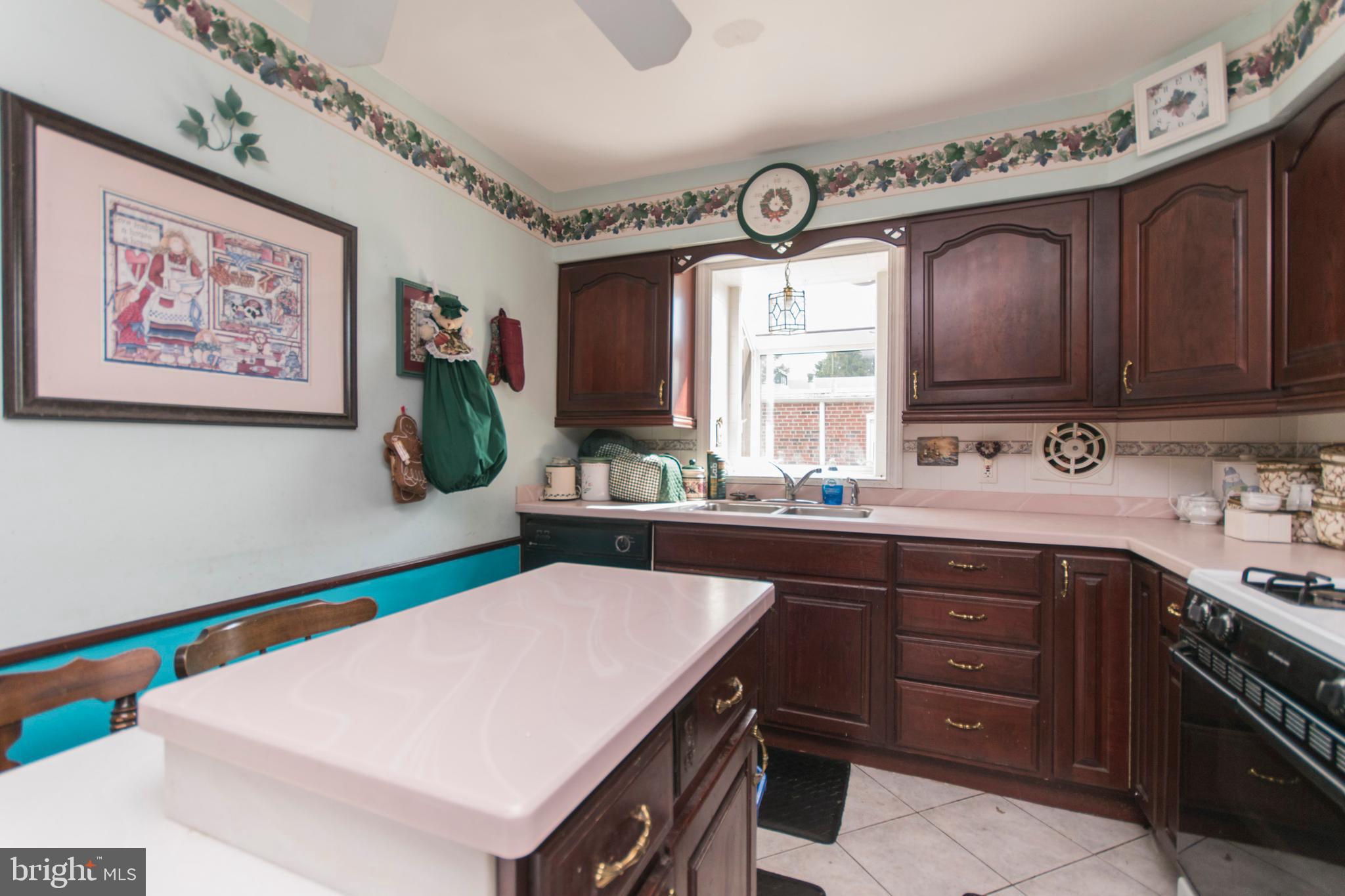 13051 Stevens Road Philadelphia, PA 19116 - Photo 12 of 30 Kitchen