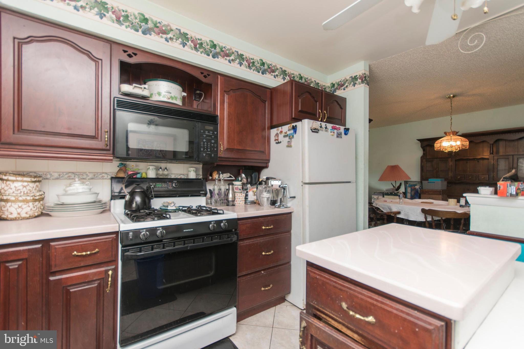 13051 Stevens Road Philadelphia, PA 19116 - Photo 13 of 30 Kitchen