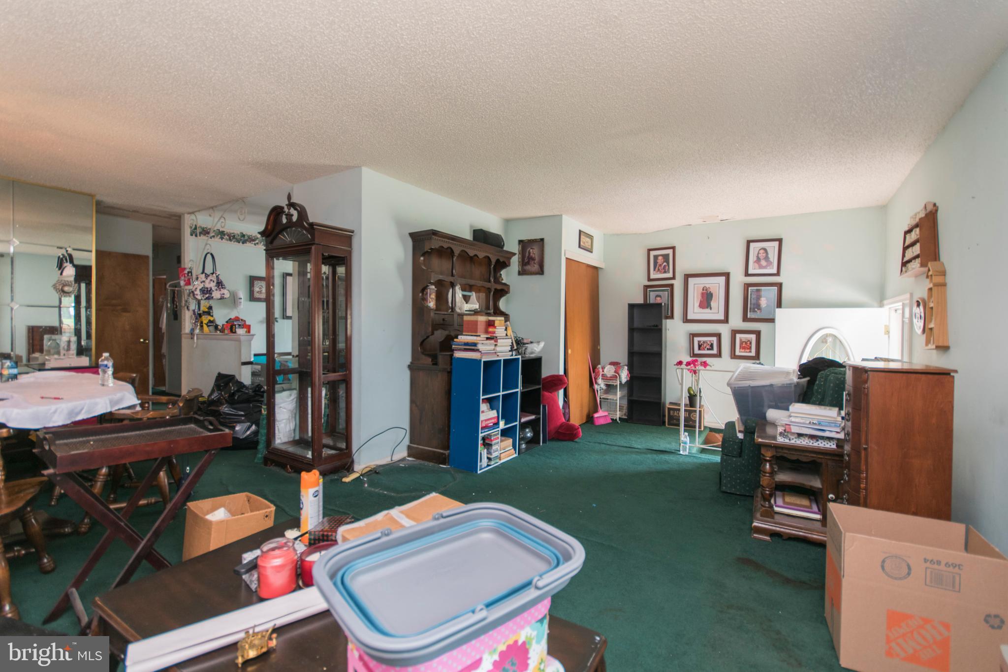 13051 Stevens Road Philadelphia, PA 19116 - Photo 7 of 30 Living Room/Dining Room