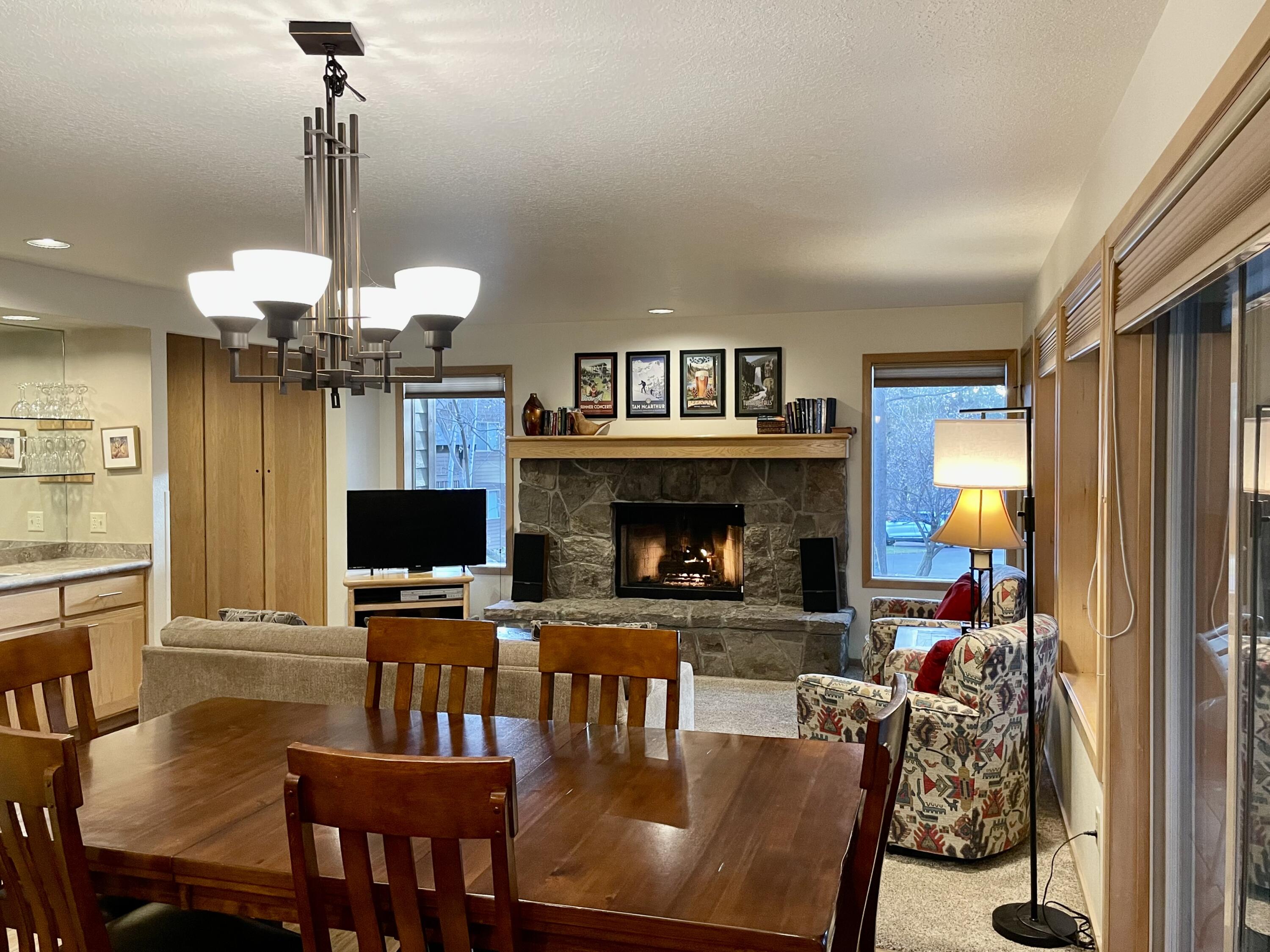 57351 Beaver Ridge Loop, Unit 19B1 Sunriver, OR 97707 - Photo 6 of 30 6-Livingroom-wetbar-closets-R19