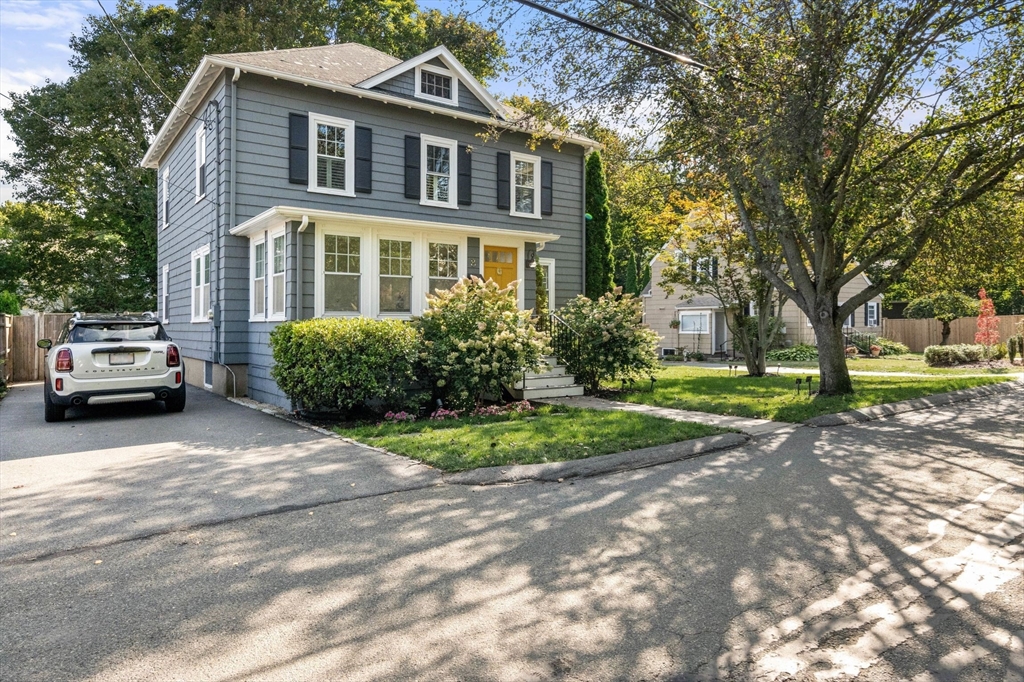 8 Old Salem Road Marblehead, MA 01945 - Photo 34 of 34 a front view of a house with a garden