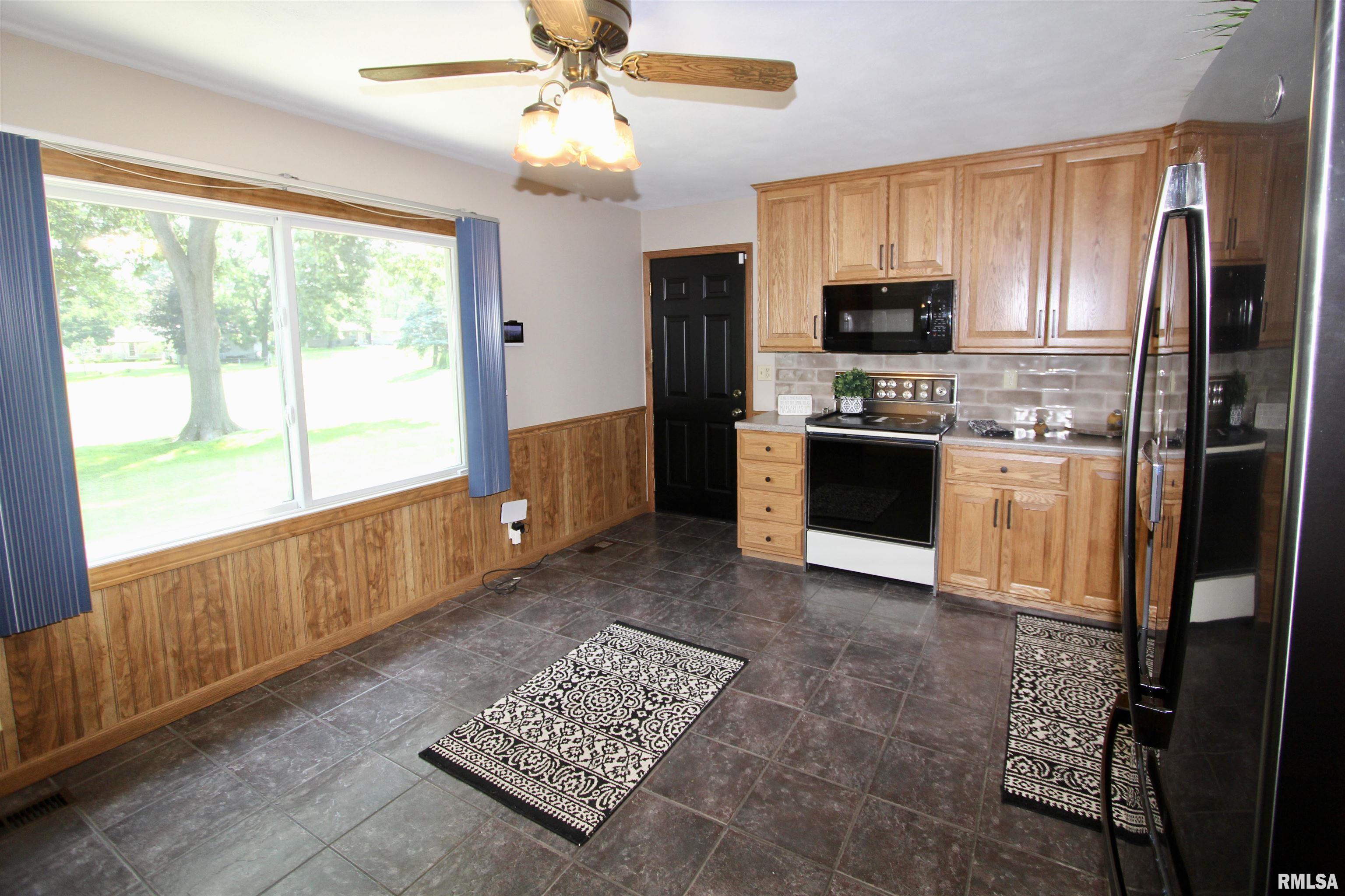 305 Beloit Road Marquette Heights, IL 61554 - Photo 12 of 83 Gallery Image 12