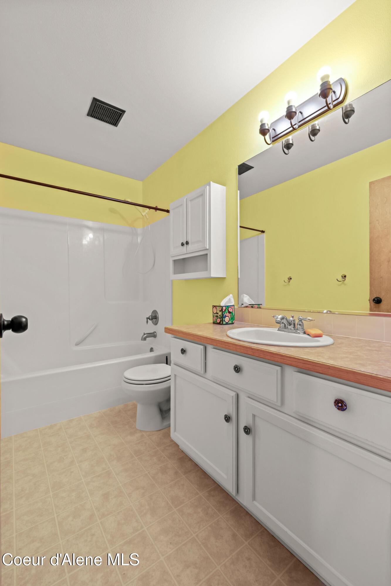 2549 West Timberlake Loop Coeur D'Alene, ID 83815 - Photo 14 of 24 Primary Bath