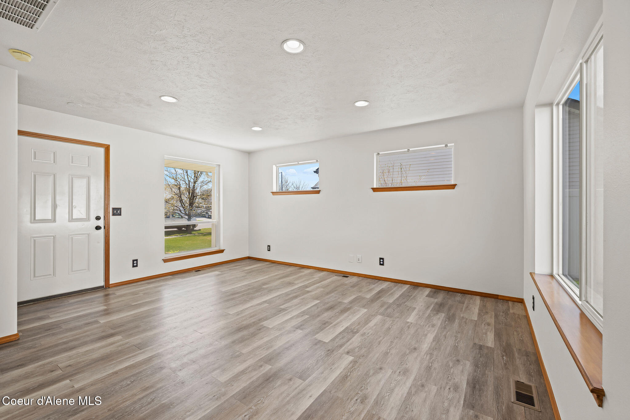 2549 West Timberlake Loop Coeur D'Alene, ID 83815 - Photo 4 of 24 Great Room