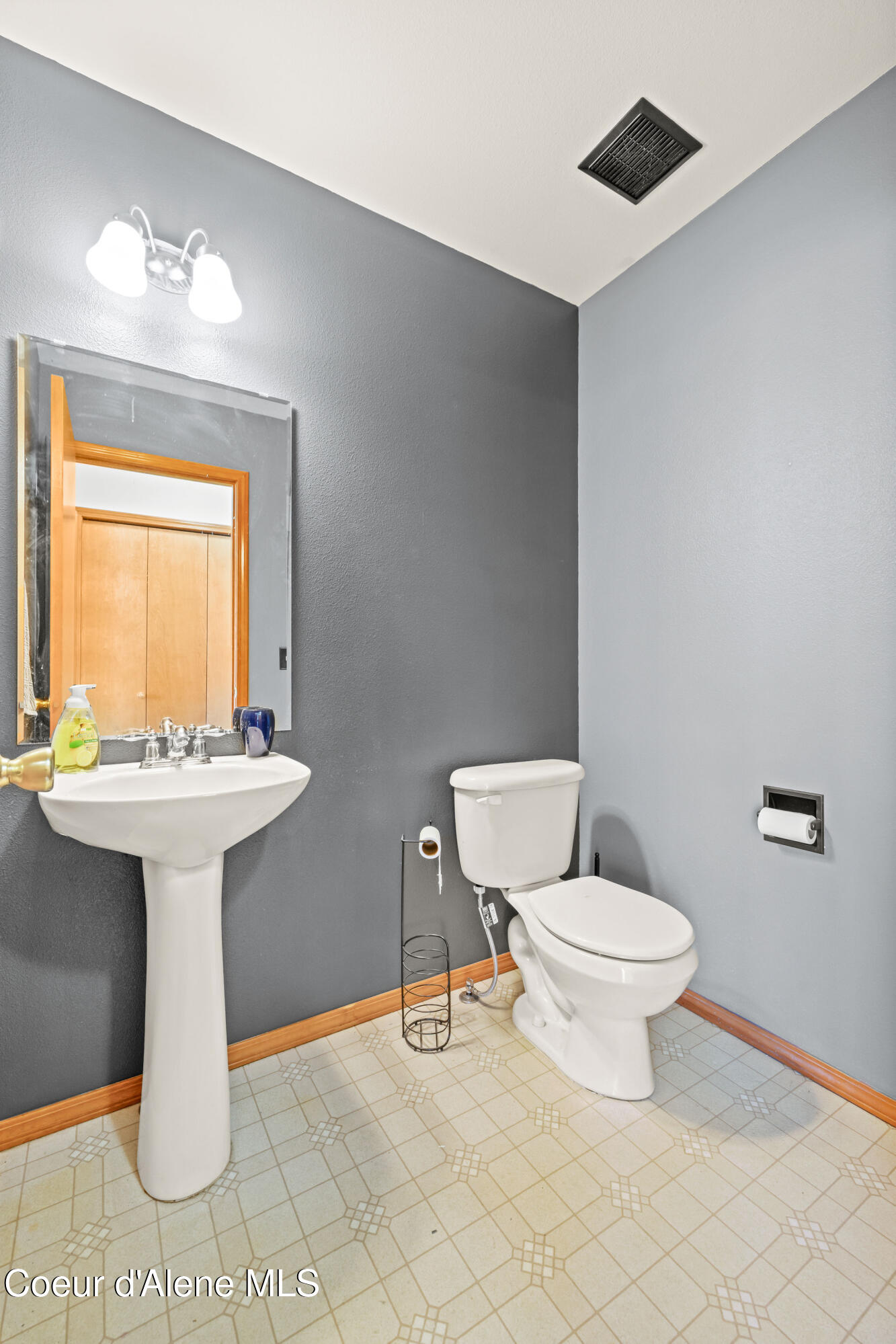 2549 West Timberlake Loop Coeur D'Alene, ID 83815 - Photo 9 of 24 Powder Bath