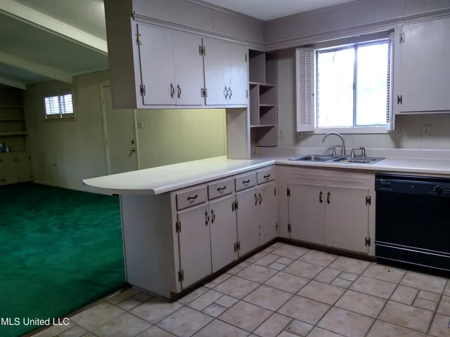 $179,500 | 311 South Mcarthur Circle, Indianola, MS 38751