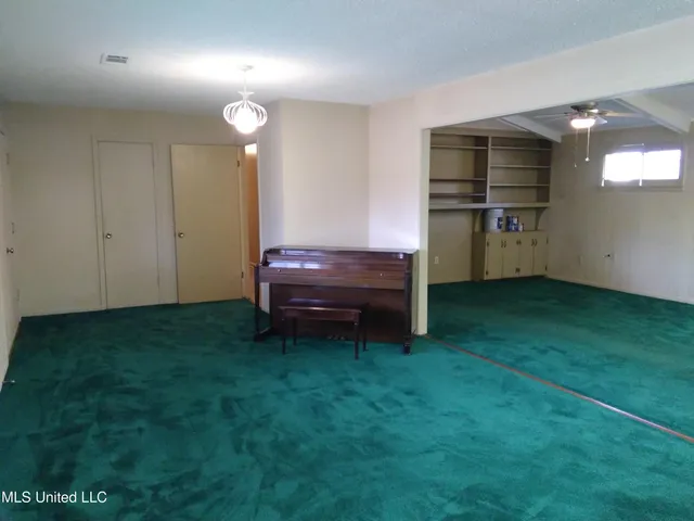 $179,500 | 311 South Mcarthur Circle, Indianola, MS 38751