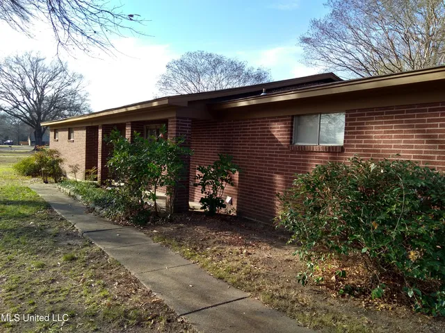 $179,500 | 311 South Mcarthur Circle, Indianola, MS 38751