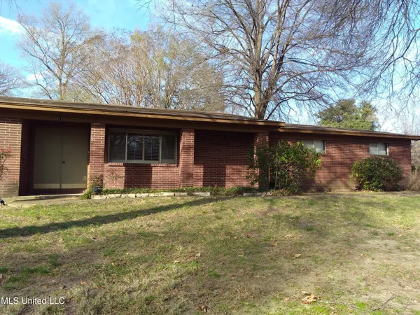 $169,500 | 311 South Mcarthur Circle, Indianola, MS 38751