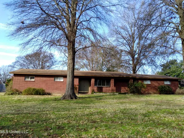 $179,500 | 311 South Mcarthur Circle, Indianola, MS 38751