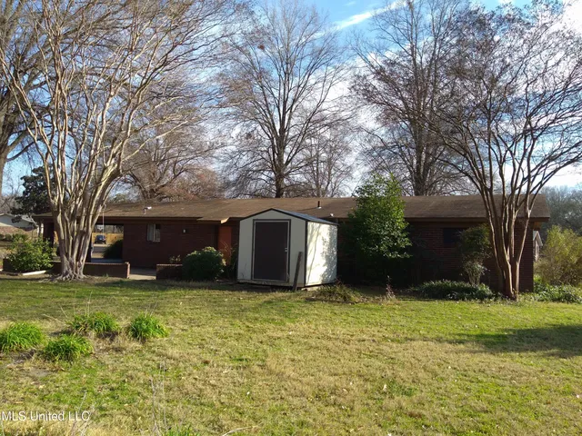 $179,500 | 311 South Mcarthur Circle, Indianola, MS 38751