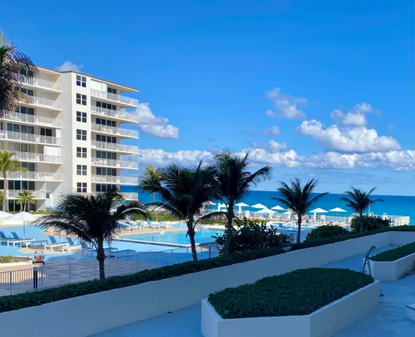 a view of building with outdoor space