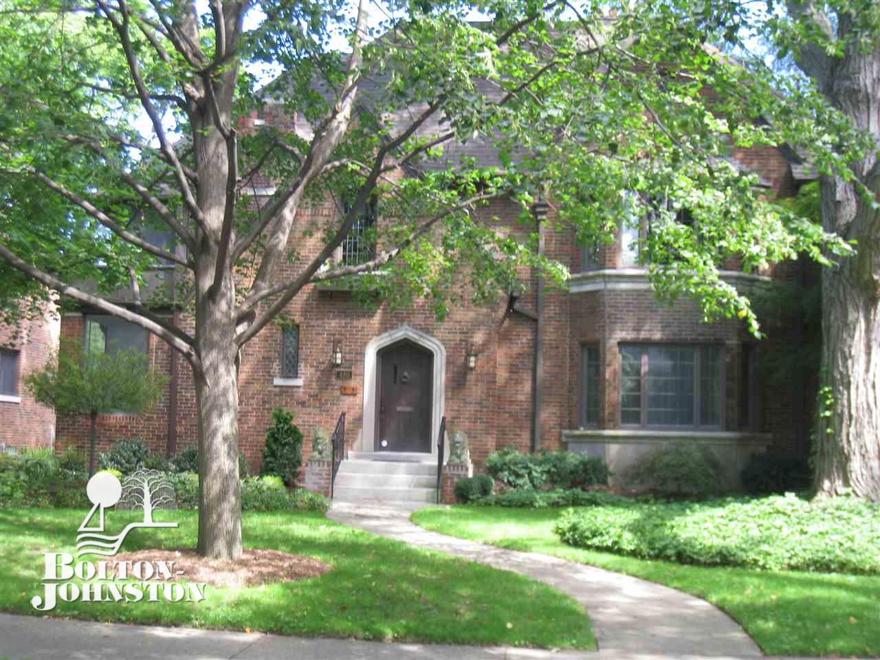 480 Neff Road Grosse Pointe, MI 48230 - Photo 2 of 33