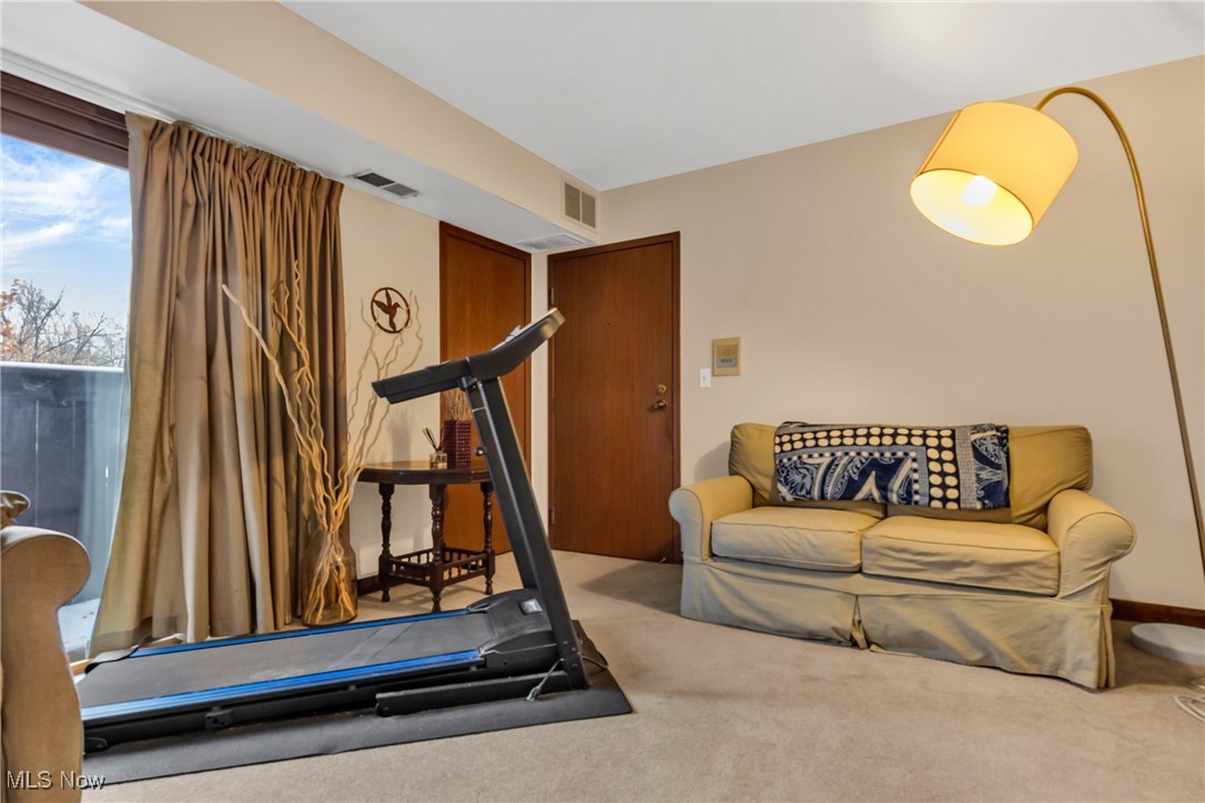 3245 Mayfield Road, Unit 12 Cleveland, OH 44118 - Photo 7 of 28 Gallery Image 7
