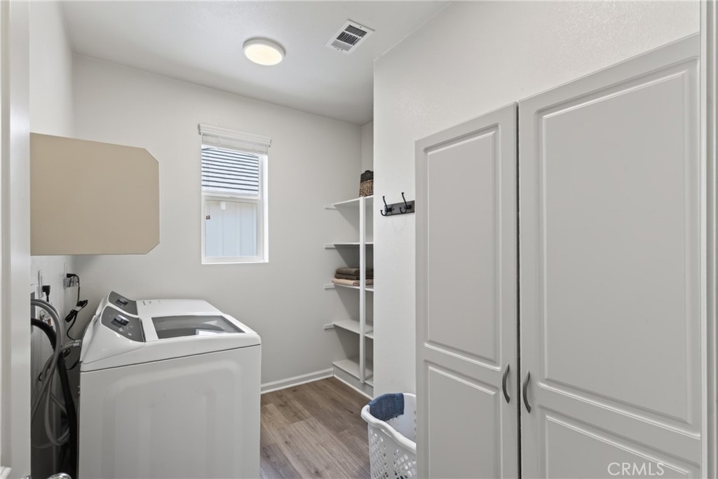 7182 Beck Drive Riverside, CA 92503 - Photo 31 of 48 Laundry Room