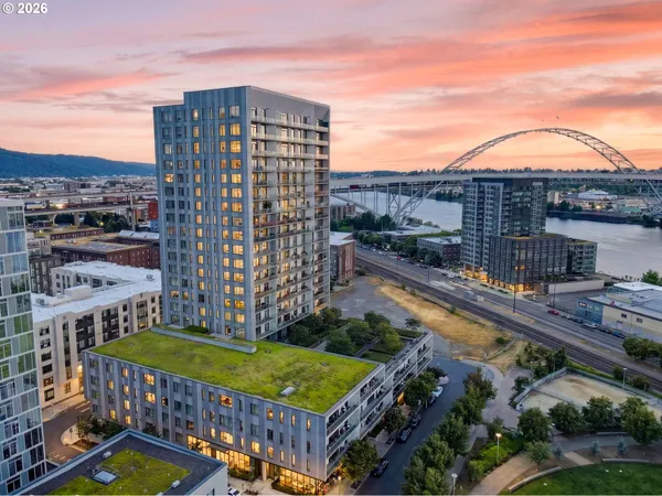 $740,000 | 1150 Northwest Quimby Street, Unit 704, Portland, OR 97209