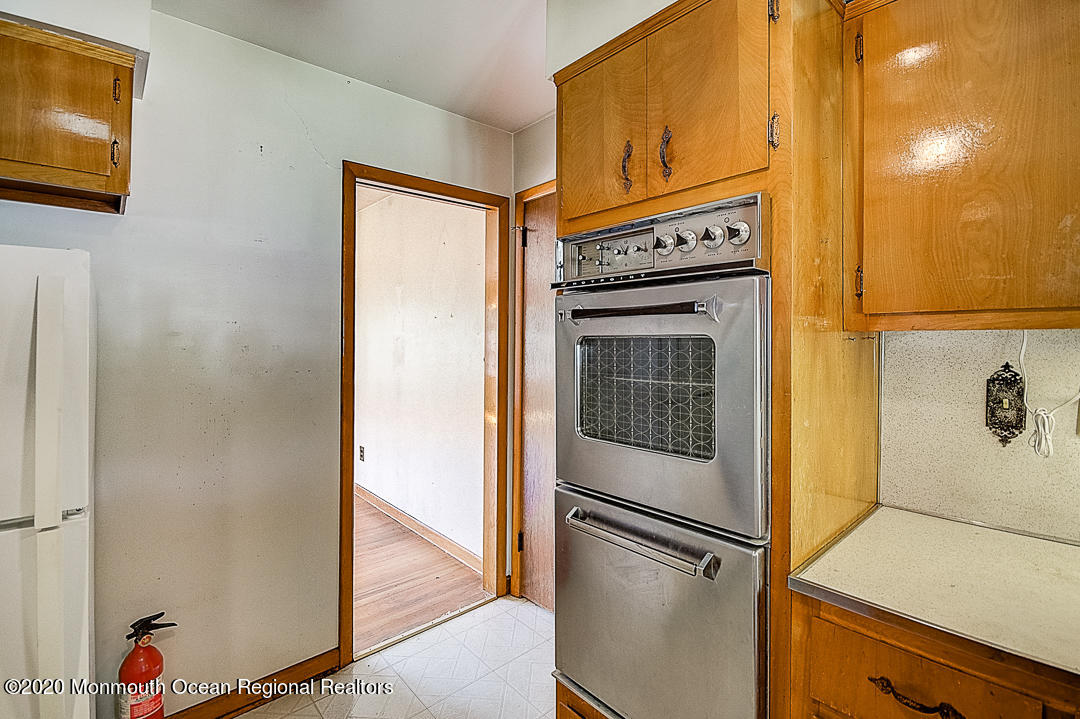 405 Line Road Aberdeen, NJ 07747 - Photo 11 of 33 Line Rd MLS-18