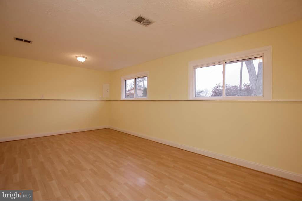 6101 Pinto Place Springfield, VA 22150 - Photo 18 of 30 Family Room