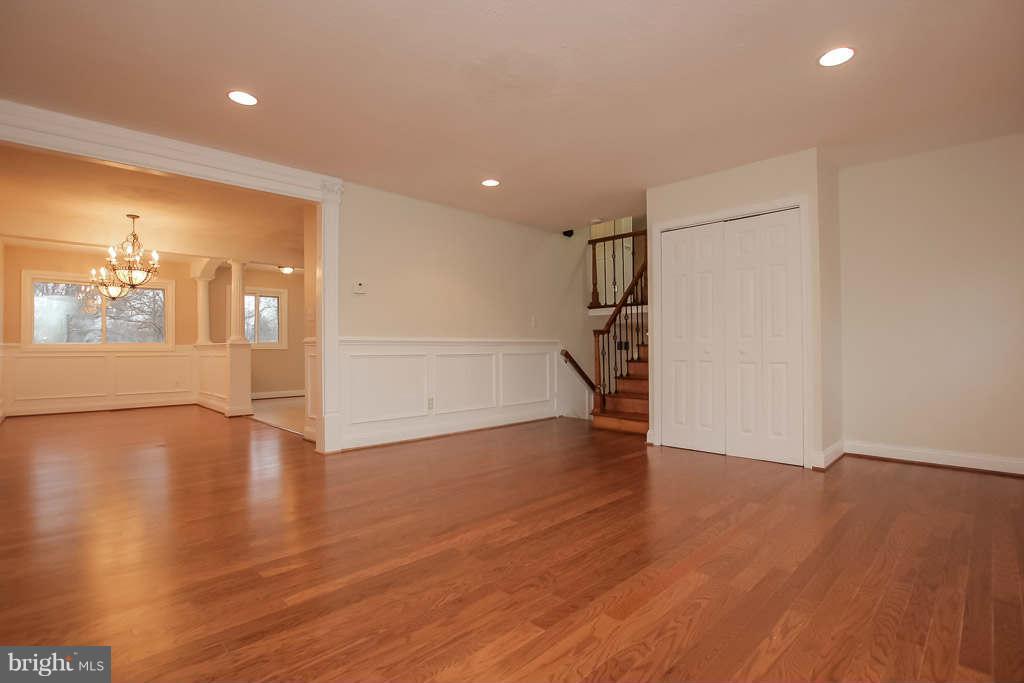 6101 Pinto Place Springfield, VA 22150 - Photo 5 of 30 Living Room