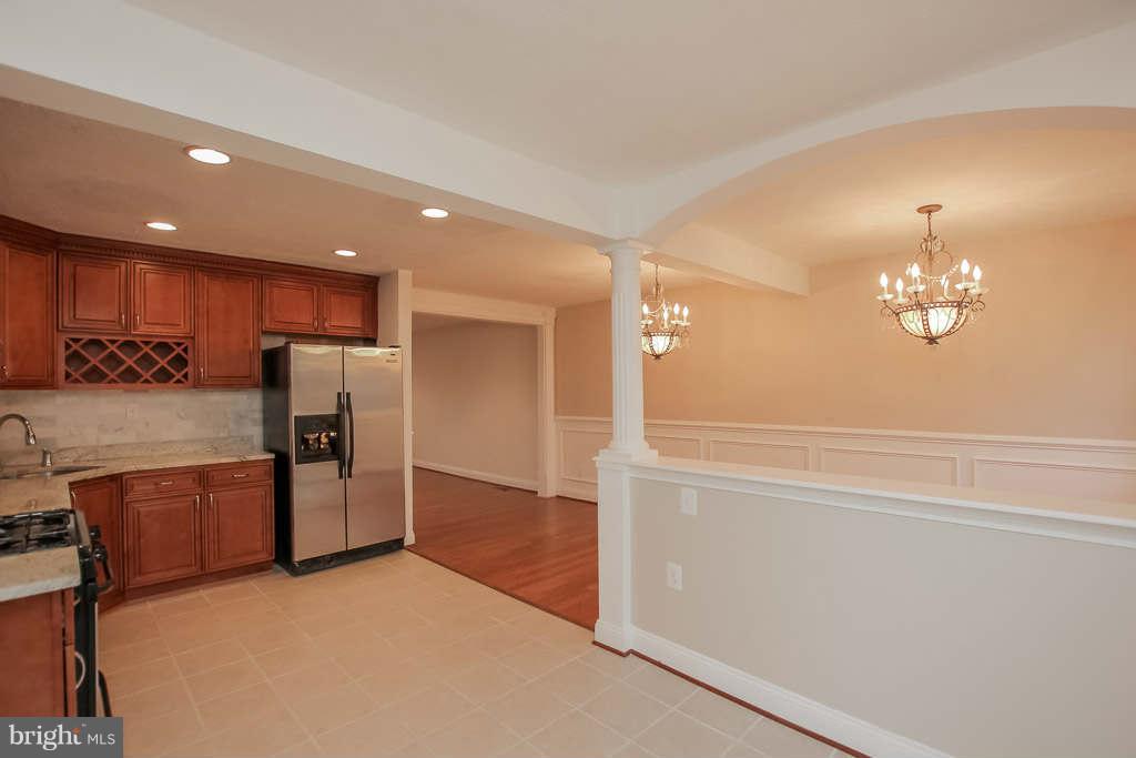 6101 Pinto Place Springfield, VA 22150 - Photo 7 of 30 Kitchen