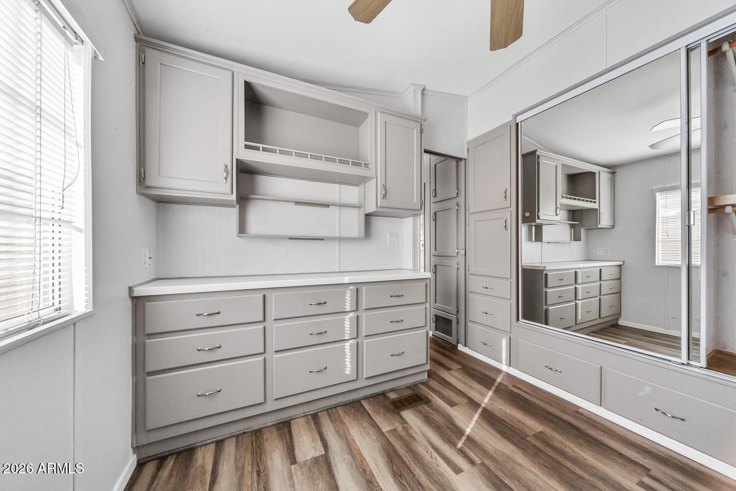17200 West Bell Road, Unit 390 Surprise, AZ 85374 - Photo 20 of 40 a view of dresser and window