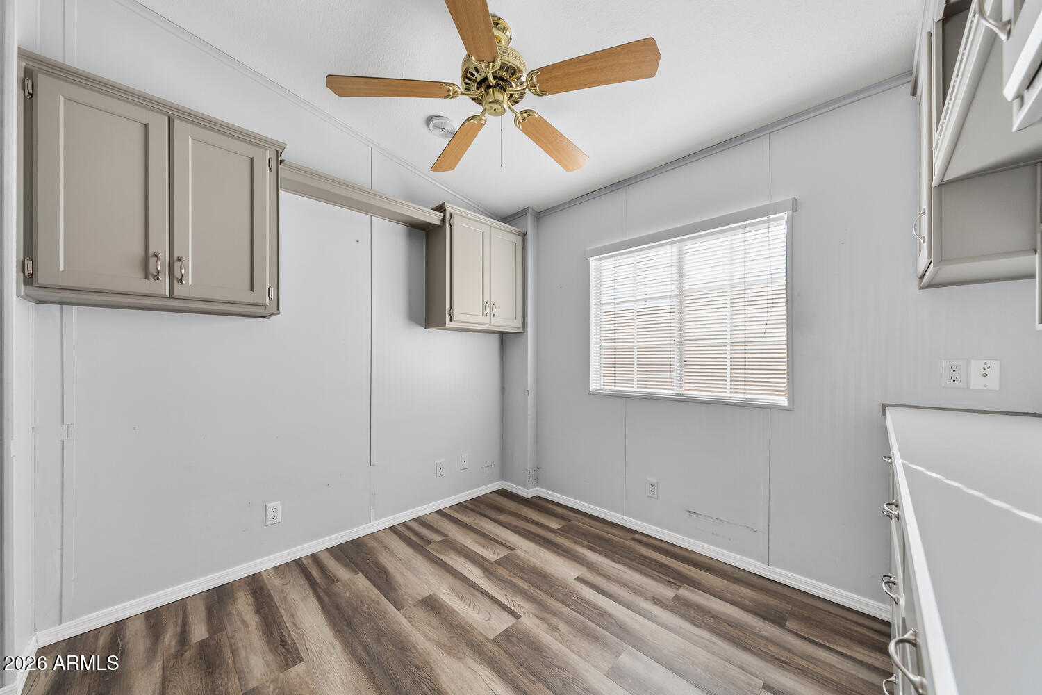 17200 West Bell Road, Unit 390 Surprise, AZ 85374 - Photo 21 of 40 a view of an empty room with a window