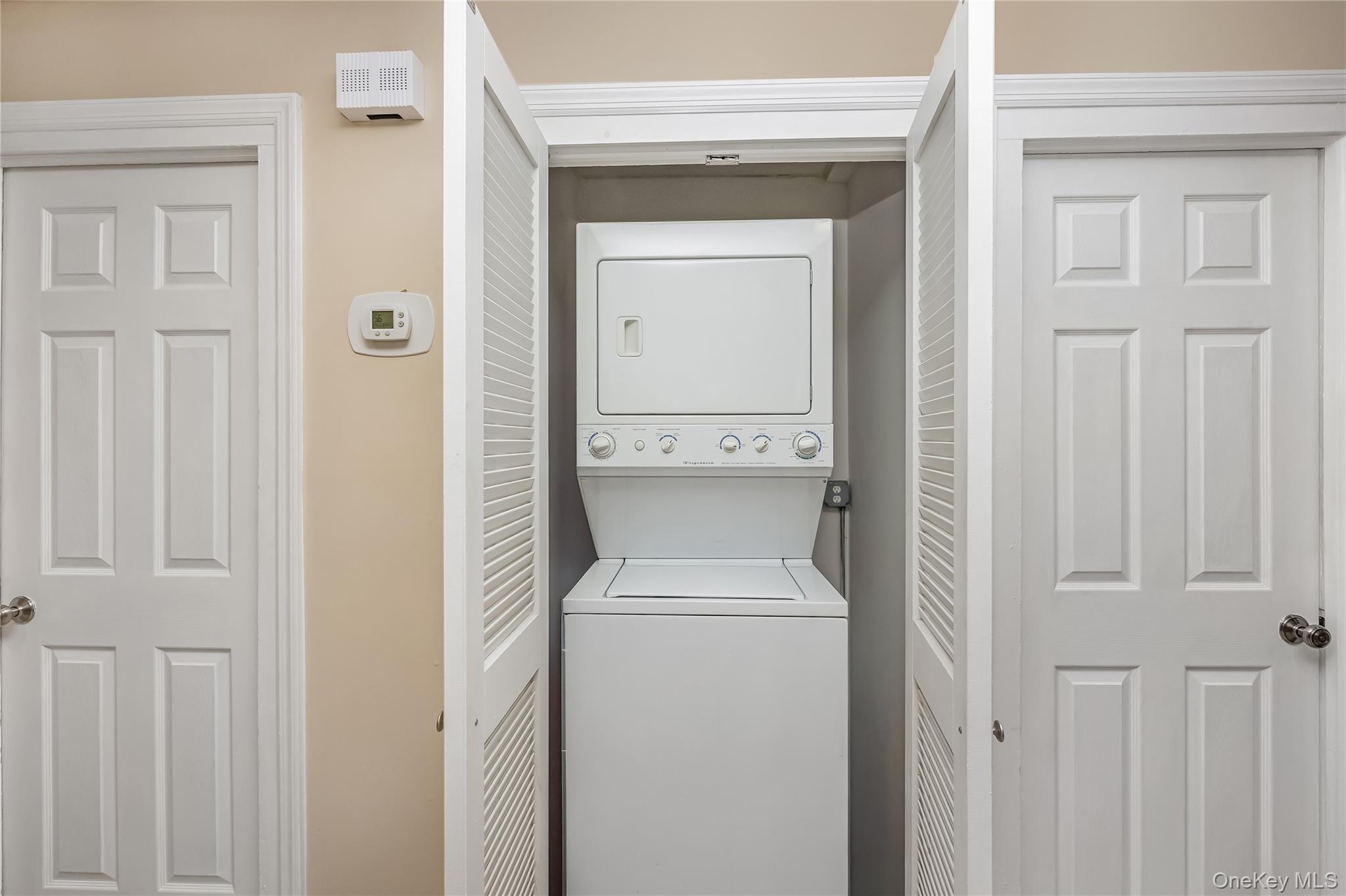 27 June Walk Long Beach, NY 11561 - Photo 15 of 20 a utility room with dryer and washer
