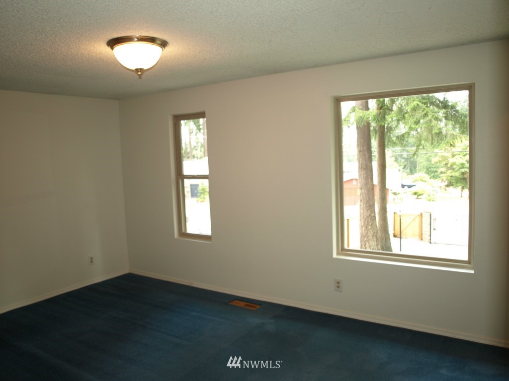 15516 Cascadian Way Bothell, WA 98012 - Photo 14 of 25 Gallery Image 14