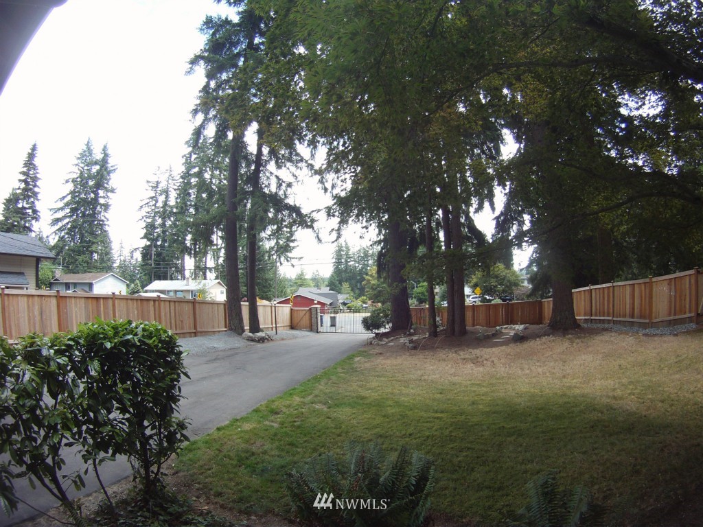 15516 Cascadian Way Bothell, WA 98012 - Photo 4 of 25 Gallery Image 4