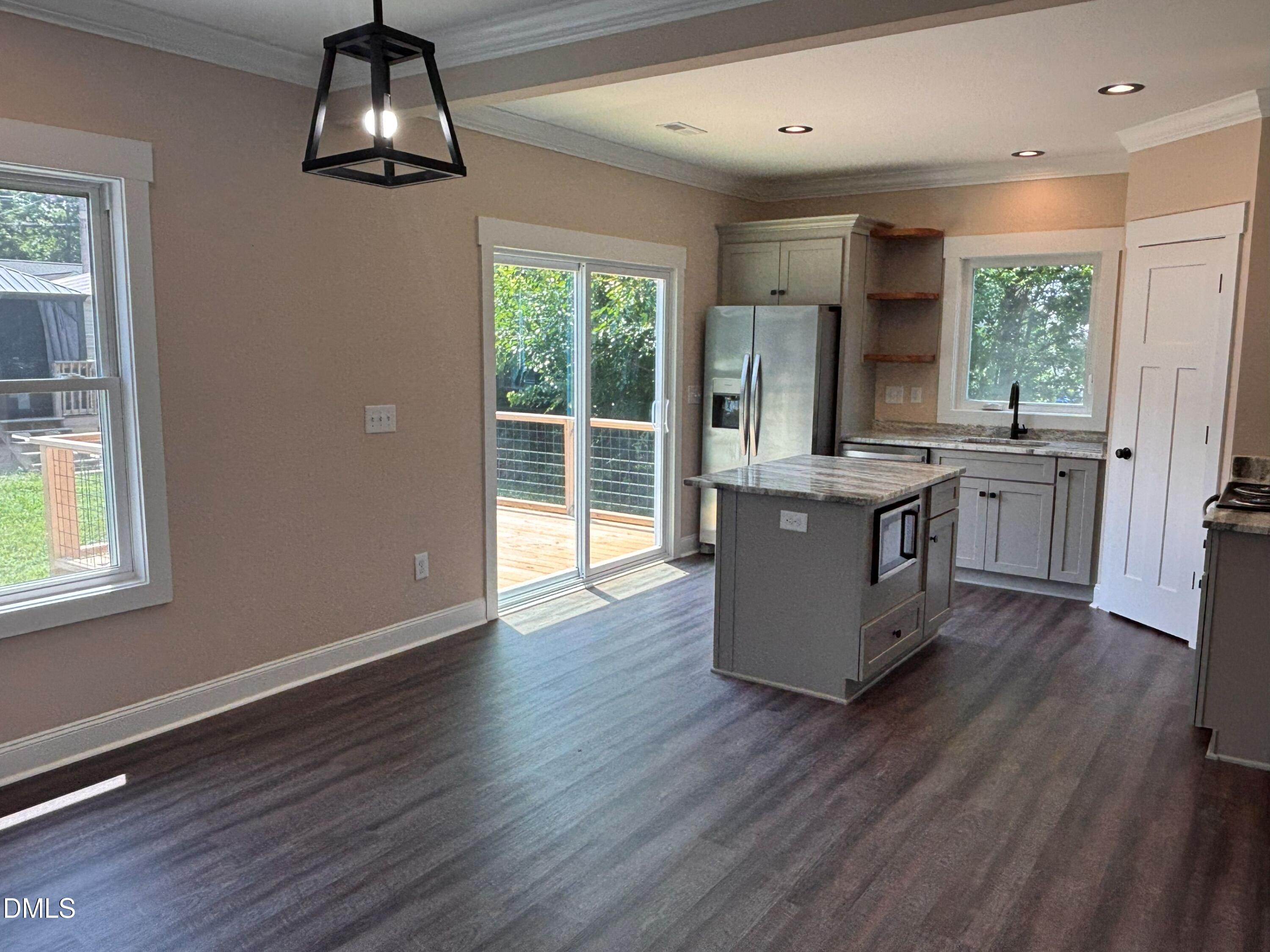 402 Poplar Street Graham, NC 27253 - Photo 7 of 29 7Kitside