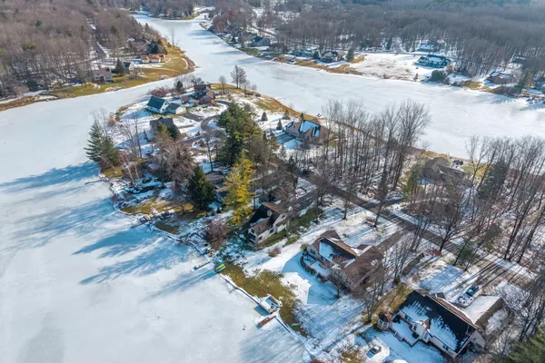$412,500 | 9158 Elmwood Court, Unit 185, Canadian Lakes, MI 49346