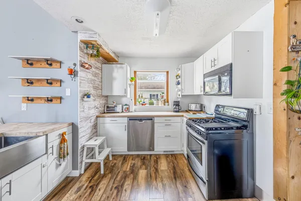 $412,500 | 9158 Elmwood Court, Unit 185, Canadian Lakes, MI 49346