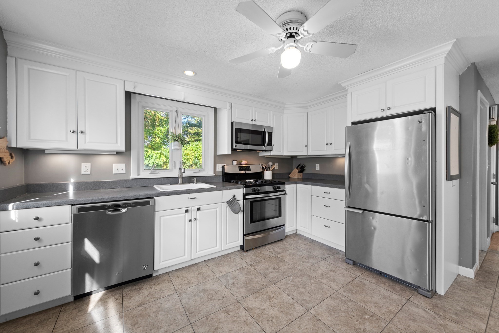 2 Chestnut Road Burlington, MA 01803 - Photo 18 of 34 Gallery Image 18