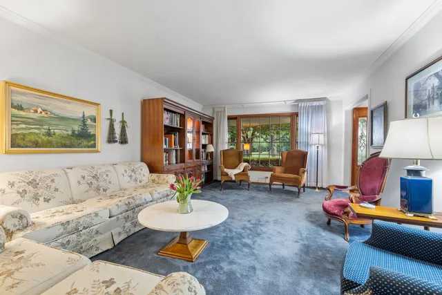 $699,000 | 2S501 Seneca Drive, Wheaton, IL 60189