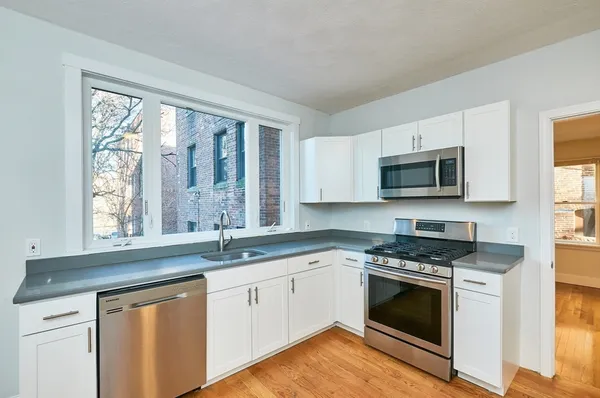 $4,500 | 5 Albion Street, Unit 1, Somerville, MA 02143
