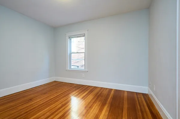 $4,500 | 5 Albion Street, Unit 1, Somerville, MA 02143