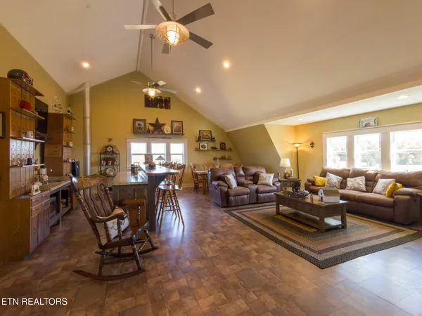 $930,000 | 791 Highway 113, White Pine, TN 37890