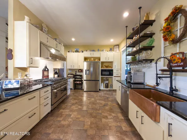 $930,000 | 791 Highway 113, White Pine, TN 37890