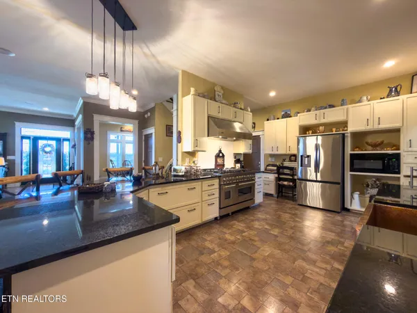 $930,000 | 791 Highway 113, White Pine, TN 37890